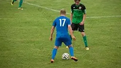 “利物浦豪掷6500万英镑瞄准塞梅尼奥，球员心向英超豪门的绿茵梦之旅！”