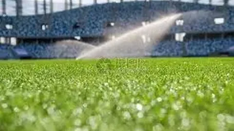 从2023年起，曼联成英超独树一帜奇观：三度领跑却屡战屡败的球队传奇！