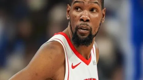 吉迪半场三分制胜，现场狂欢夺冠喜极而泣