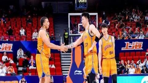 F1车队争冠战况白热化，红牛车队有望在维斯塔潘带领下冲击冠军头衔